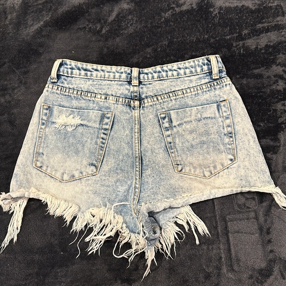 Denim shorts - Picture 2 of 4